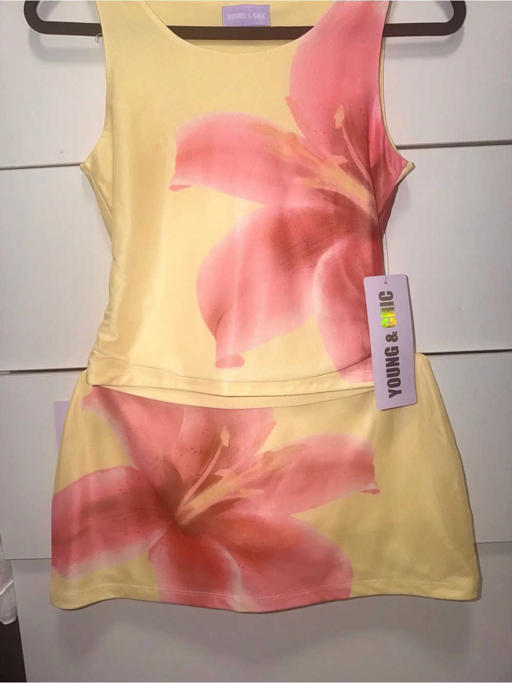 N/A sleeveless yellow